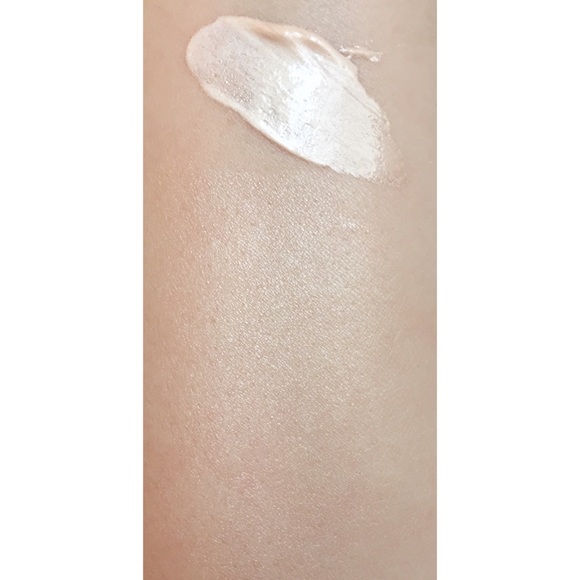 Face Primer | BECCA Backlight Priming Filter - Picture 3 of 3